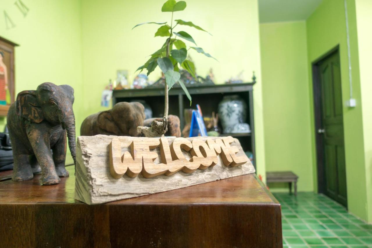 Plus Hostel Ayutthaya Kültér fotó