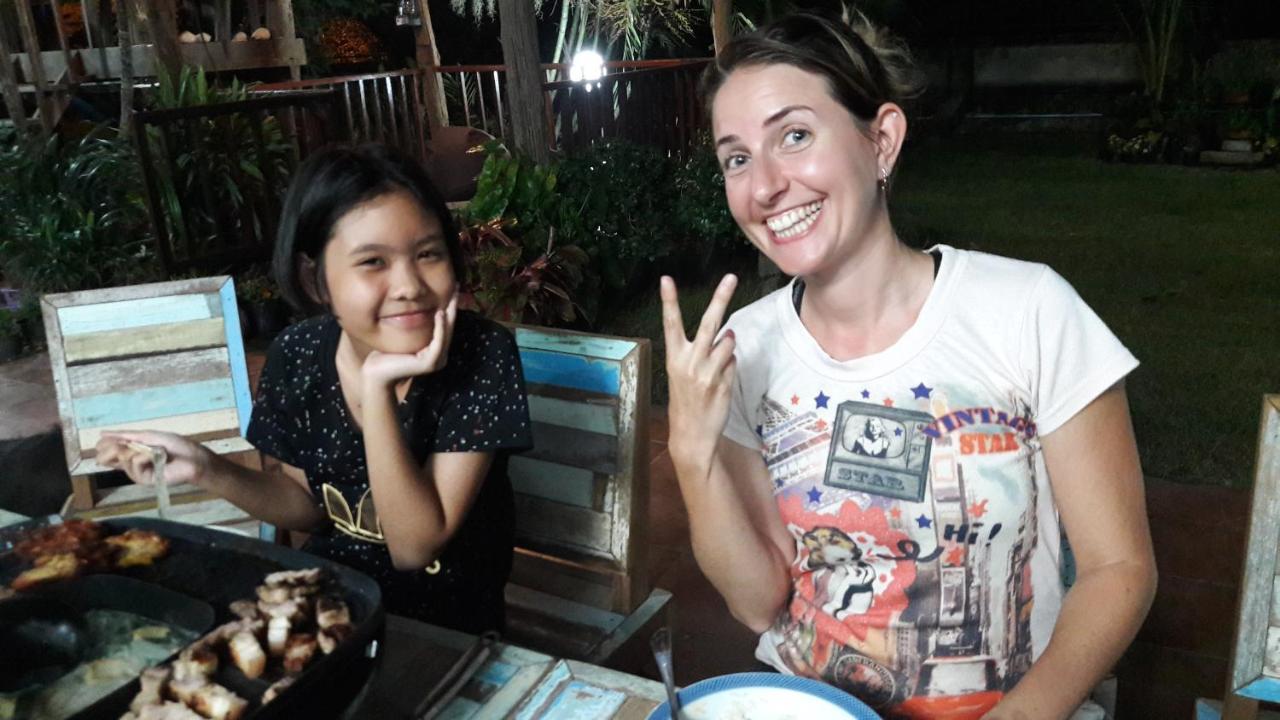 Plus Hostel Ayutthaya Kültér fotó