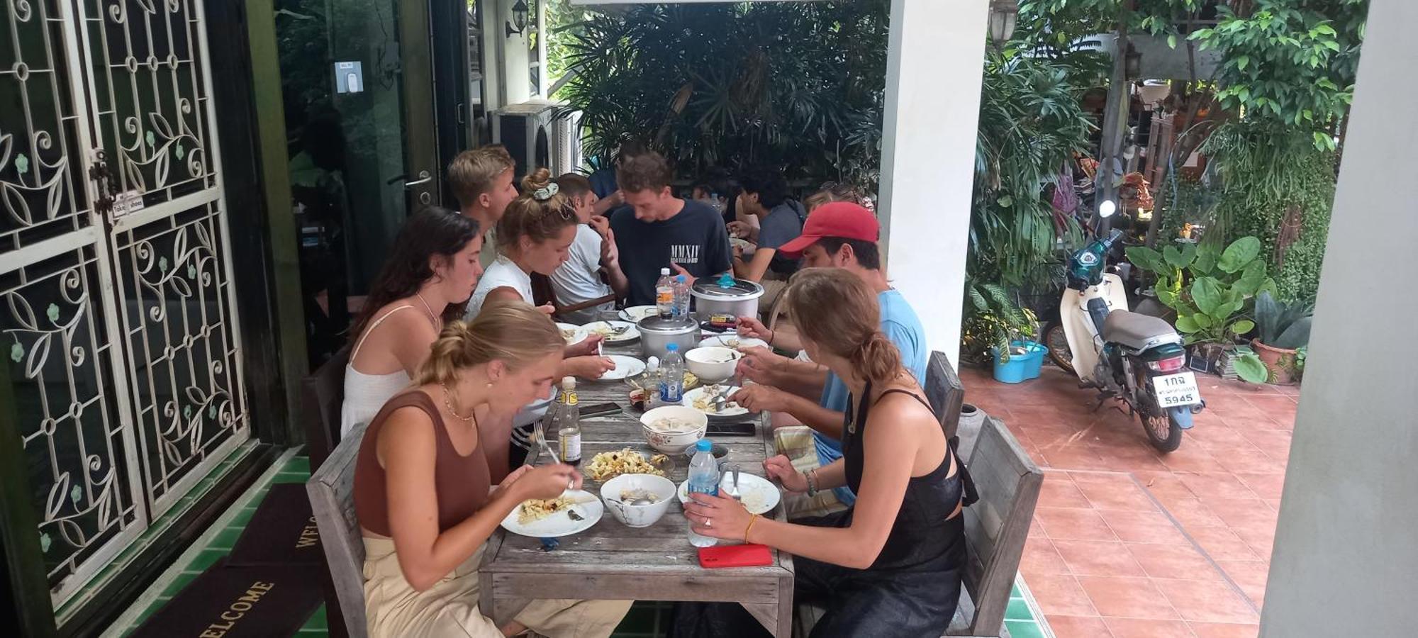 Plus Hostel Ayutthaya Kültér fotó