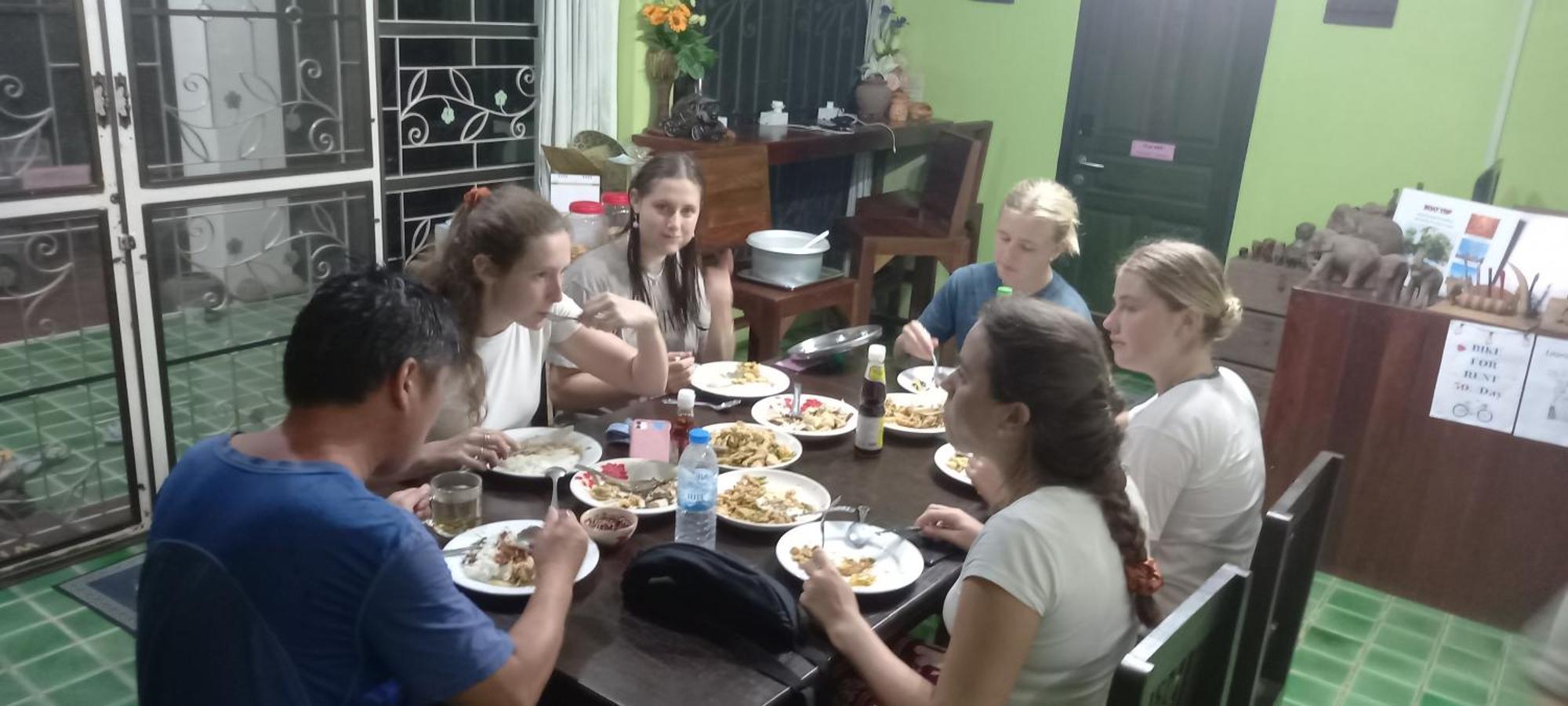 Plus Hostel Ayutthaya Kültér fotó