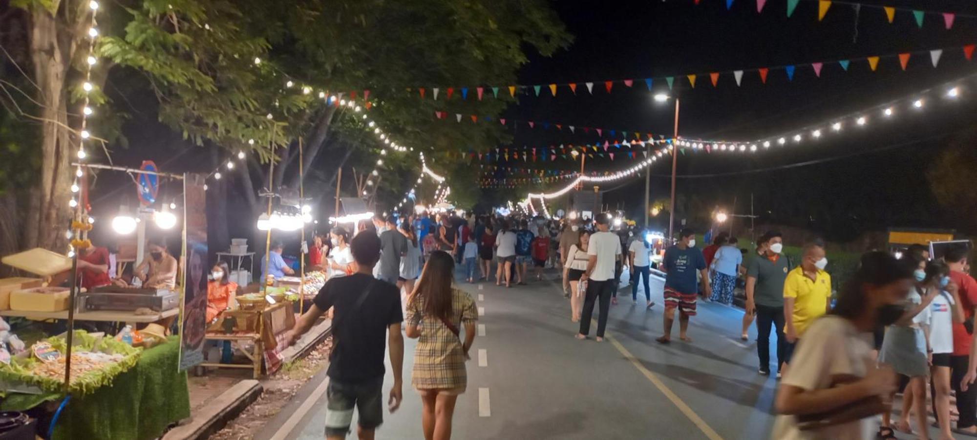 Plus Hostel Ayutthaya Kültér fotó